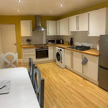 Gateshead Serviced Apartment Ideal For Contractors And Vacationing Esterno foto